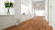 Tarkett Designboden Starfloor Click Ultimate 30 Liguria Oak Nutmeg Planke M4V Akustikrücken Raum5